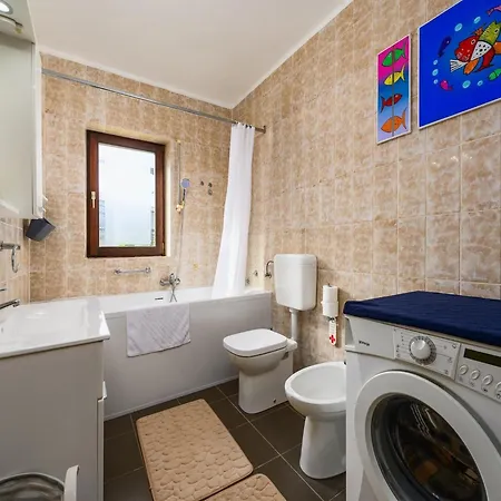 Spacious With Garden