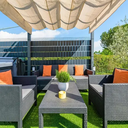 Spacious With Garden