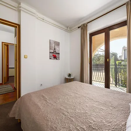 Lejlighed Spacious With Garden *
